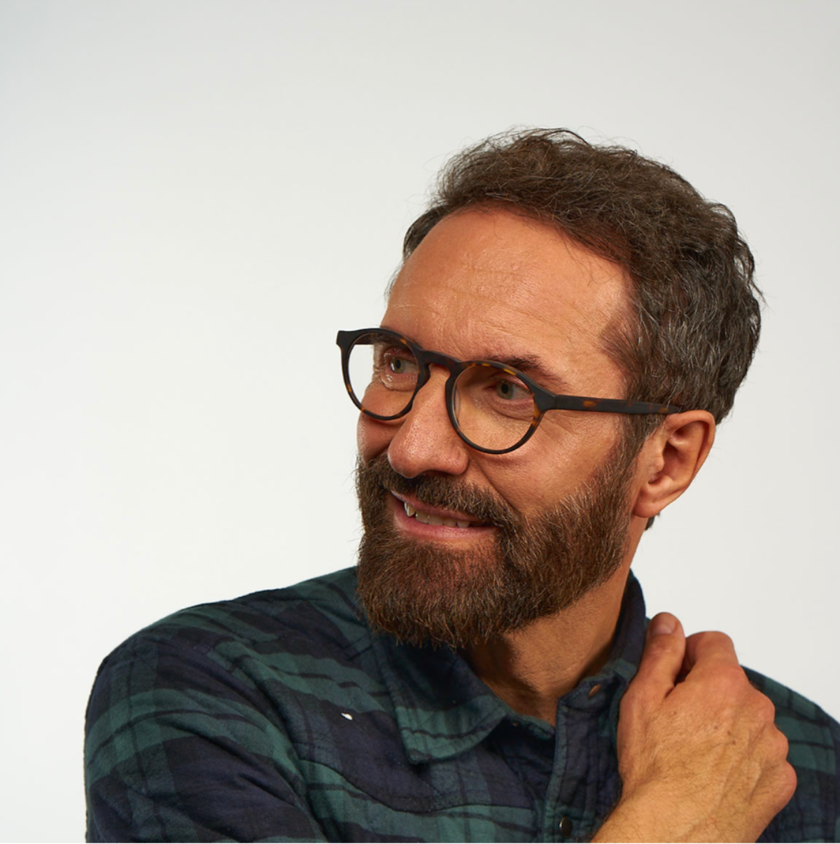 Luxreaders stylish Men's Trondheim Dark Turtle Reading glasses. Made from Acetate in a Round shape.