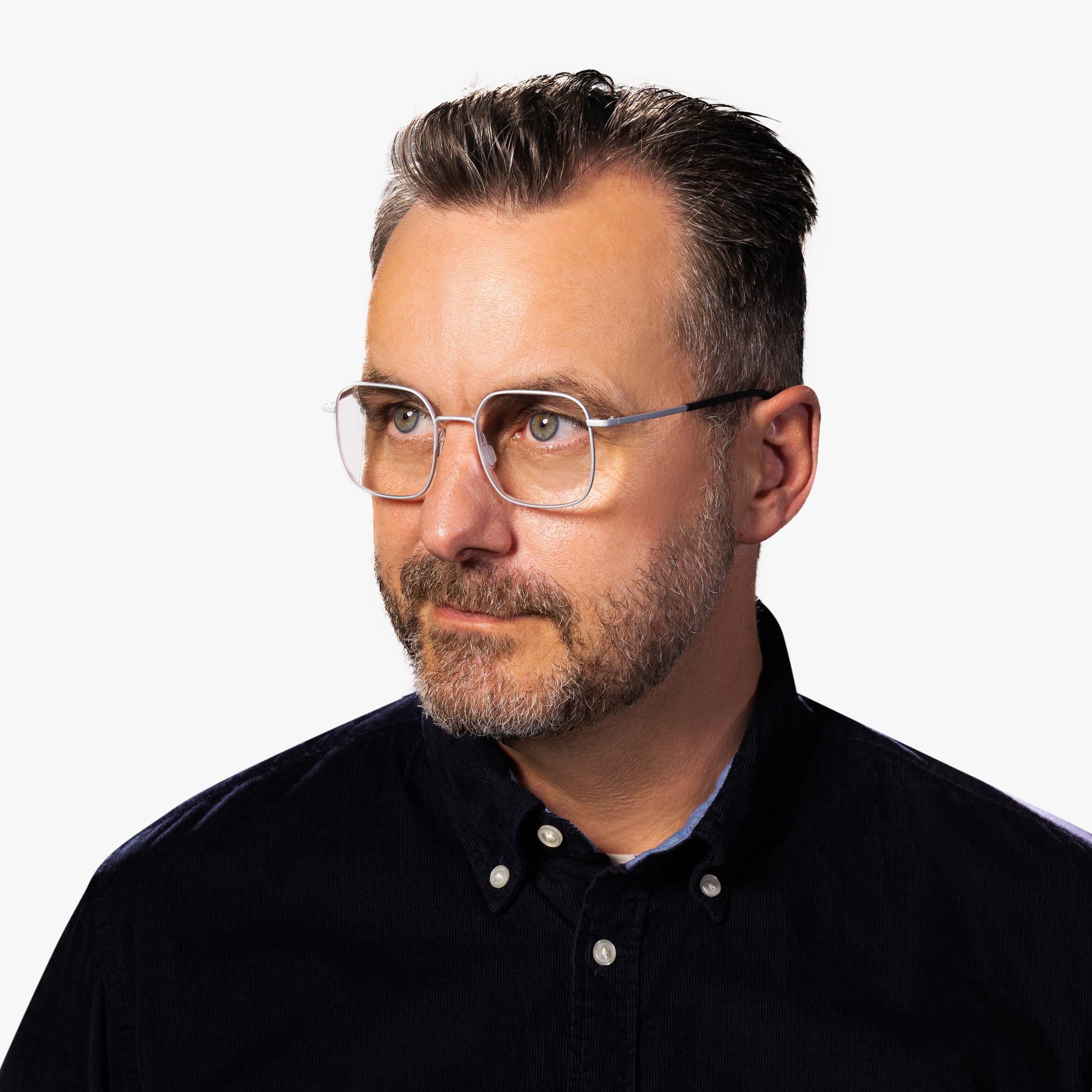 Luxreaders stylish Men's Båstad Steel Reading glasses. Made from Titanium in a Round shape.