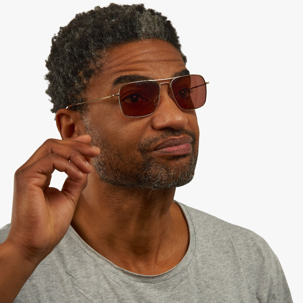 Luxreaders stylish Lidköping Gold Sunglasses. Made from Stainless steel in a Square shape.