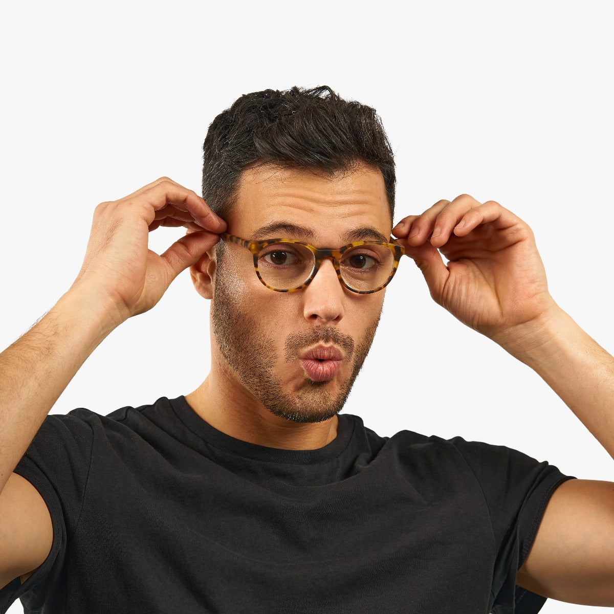 Cole_LightTurtle_Men_Readers_1_7862d708-6d90-4c4a-9f94-bf786261f15d.jpg?v=1765962631&width=1200