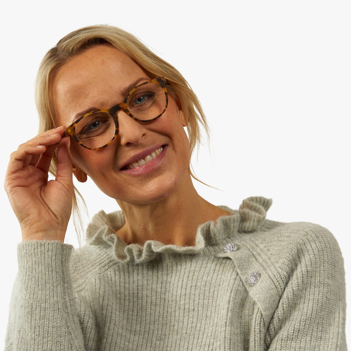 Luxreaders stylish Örebro Light Turtle Reading glasses. Made from Acetate in a Iconic shape.
